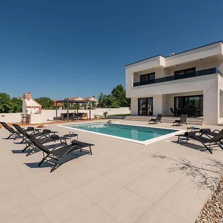 Roma Zadarvillas *